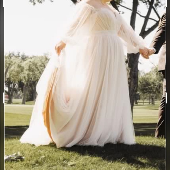 Plus size wedding dress bridal size 22 ( pant size 18) - Picture 2 of 4